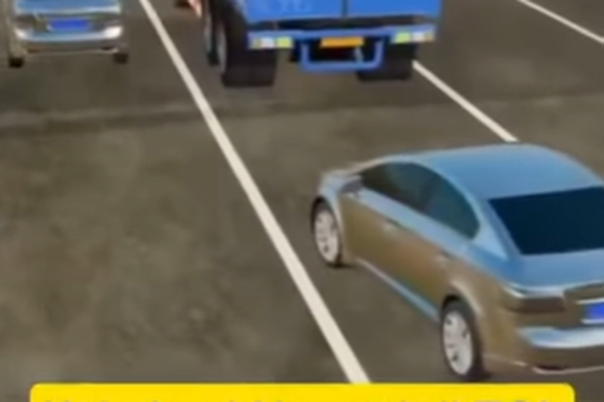 truk, tabrak belakang, berhenti di belakang truk, Perlukah Memiringkan Mobil Saat Berhenti di Belakang Truk?