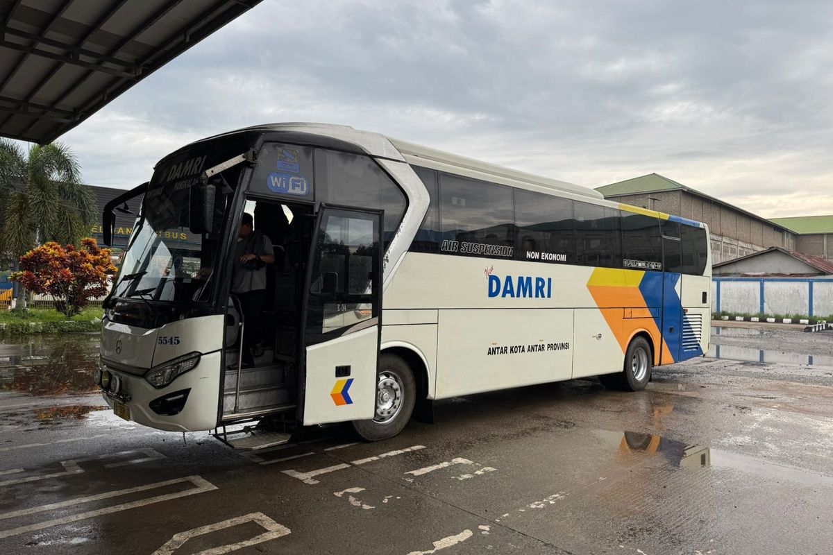 Bus DAMRI, rute baru, Damri, Damri Pontianak, Pontianak-Palangkaraya, Bus DAMRI Pontianak-Palangkaraya, DAMRI Buka Rute Langsung Pontianak - Palangkaraya Tanpa Transit
