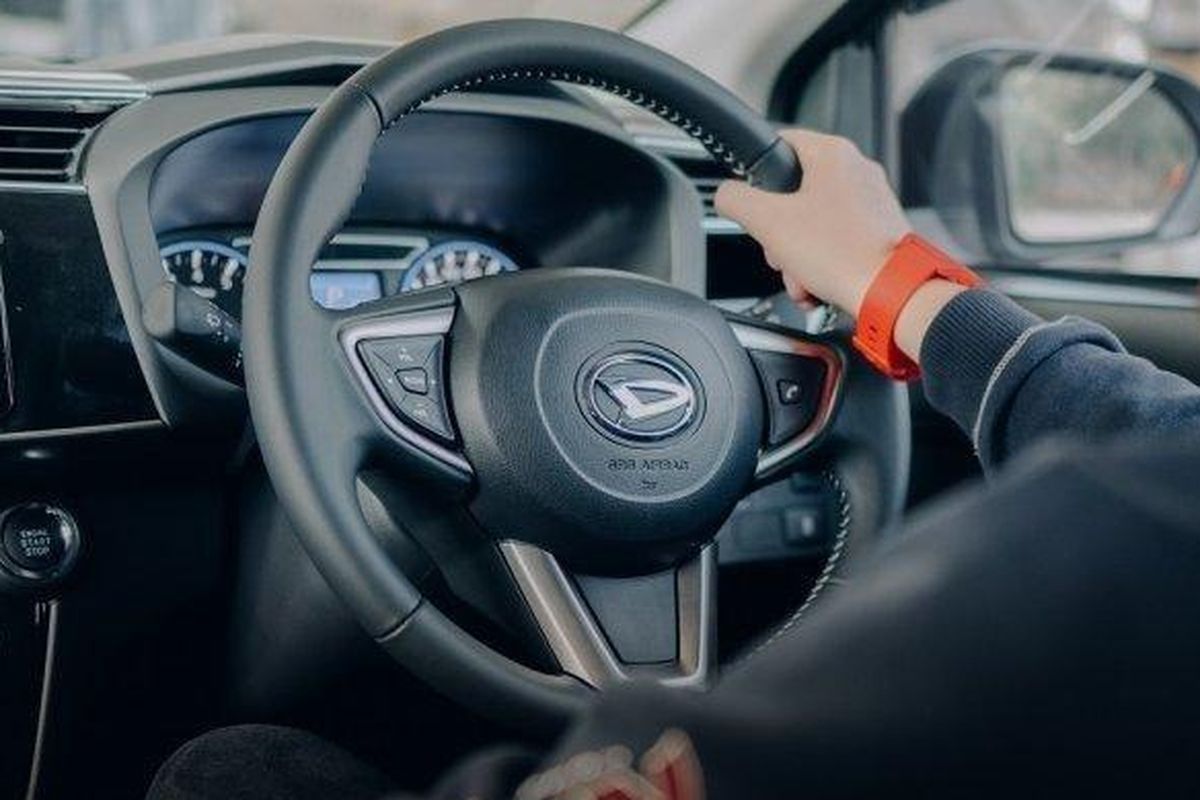 kaki-kaki mobil, getaran setir, Denis Garasi Oase, periksa kendaraan, Waspadai Setir Goyang Saat Ngebut, Gejala Masalah Kaki-kaki Mobil