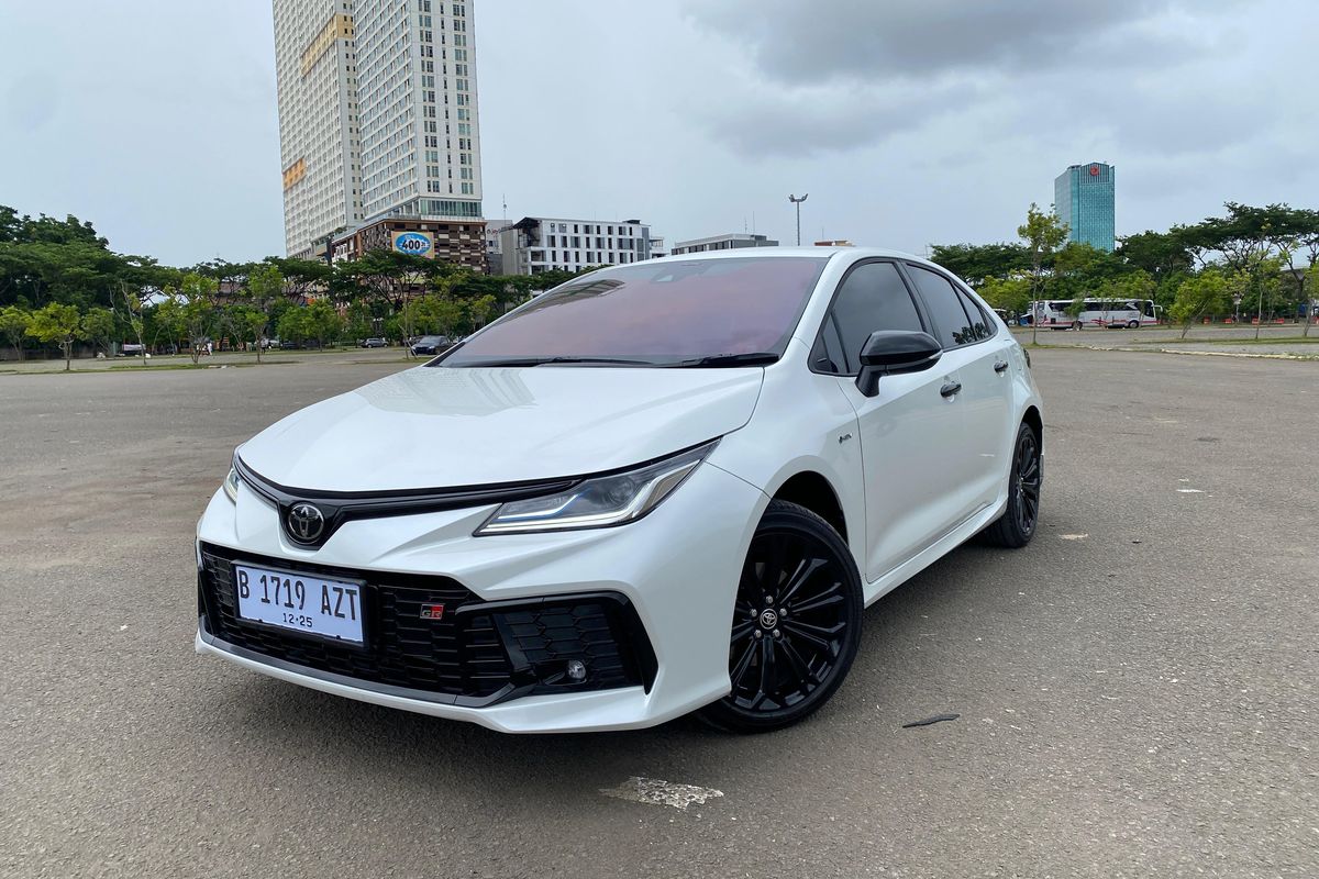 Mengulik Fitur Toyota Corolla Altis GR HEV
