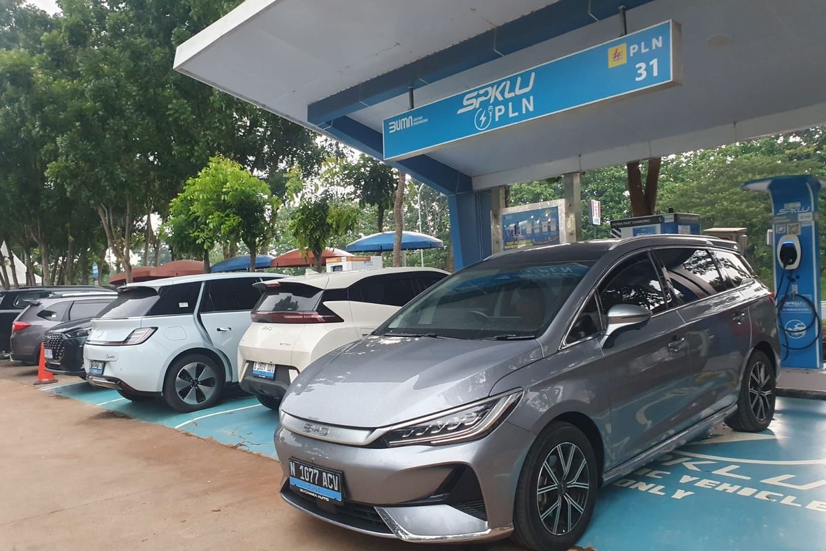 Kondisi Tol Cipali di Libur Nataru 2025: Rest Area Ramai, Siapkan BBM dan Listrik