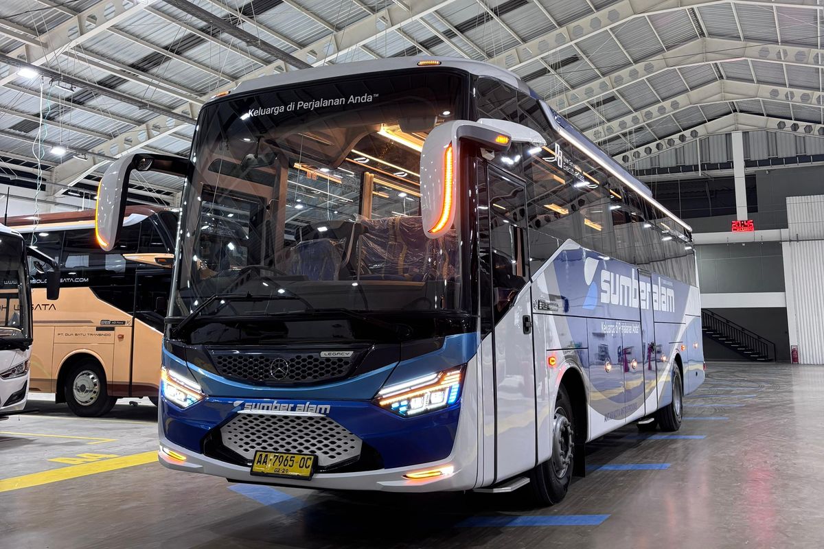 PO Sumber Alam, Karoseri Laksana, Legacy SR3 FE, bus baru, Bus Baru PO Sumber Alam, Pakai Bodi Legacy SR3 FE dengan Konsep Baru