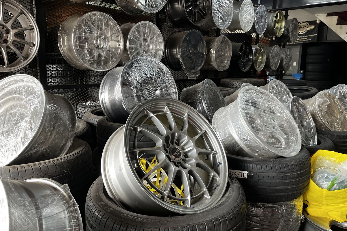 Harga Servis Pelek Mobil, Mulai dari Press Hingga Tambah Daging