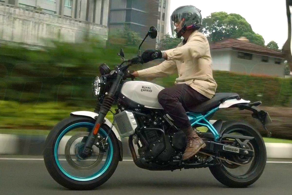 Guerrilla 450, Himalayan, mesin, Royal Endfield, Geber Guerrilla 450, Naked Klasik Royal Enfield (Video)