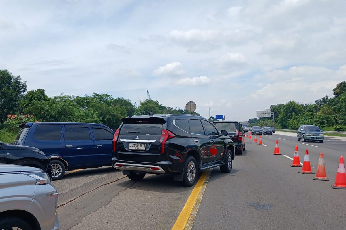 Arus balik, Lebaran 2025, arus balik, contraflow, Rekayasa lalu lintas, Jalan Tol, jalan tol, Jasa Marga, Korlantas Polri, Tol Trans Jawa, rekayasa lalu lintas, korlantas polri, Mudik Lebaran, Mulai Padat, Contraflow Arah Jakarta Diberlakukan dari Km 70 Tol Jakarta-Cikampek