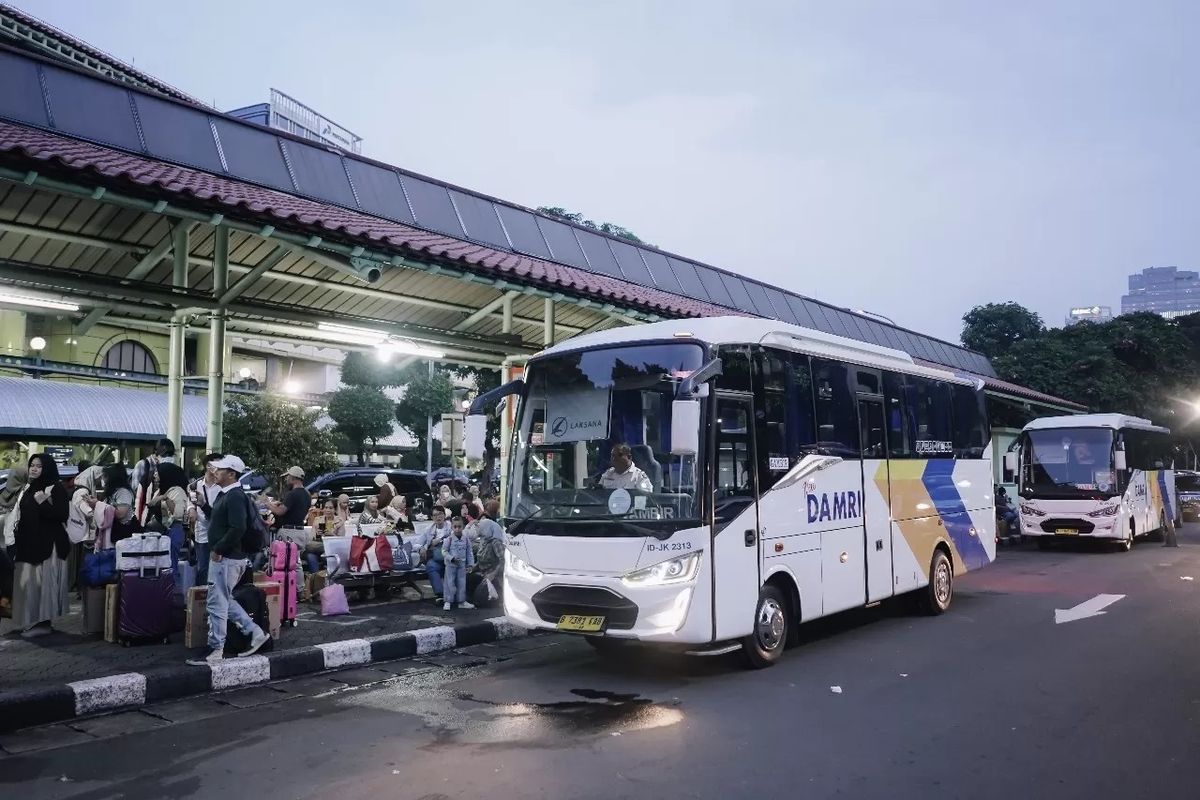 DAMRI, arus balik, Bus DAMRI, tarif bus Damri, jadwal bus Damri, Cek Jadwal dan Tarif Bus DAMRI Bandara Soekarno-Hatta saat Arus Balik