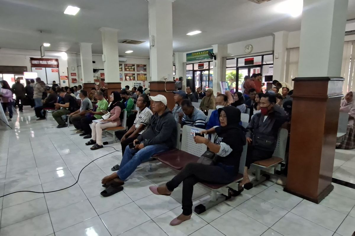 pembayaran pajak kendaraan bermotor, Samsat, calo, samsat, bayar pajak kendaraan, Pembayaran Pajak Kendaraan Bermotor, Calo di Samsat Masih Marak, Ini Cara Polisi Berantas Calo