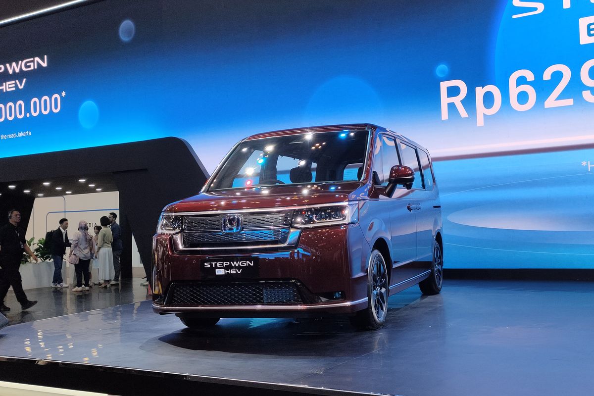Honda Step WGN e:HEV, mobil keluarga modern, GIIAS 2025, MPV Hybrid, Inilah Harga dan Spesifikasi Honda Step WGN e:HEV
