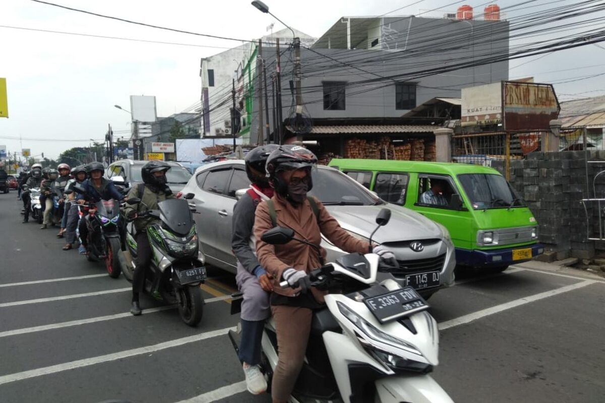 Kemacetan Parah Melanda Jalan Cinere Depok akibat Proyek Gorong-gorong