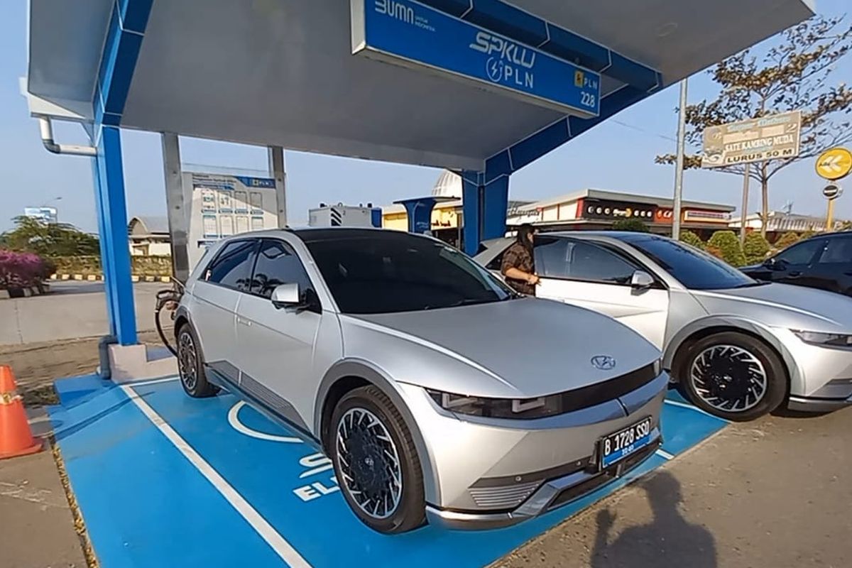 mobil listrik, Mudik Lebaran, SPKLU, Hyundai Ioniq 5, MG4 EV, mudik pakai mobil listrik, BYD M6, Biaya Mudik Jakarta-Surabaya Naik Mobil Listrik: M6, Ioniq 5, MG4 EV
