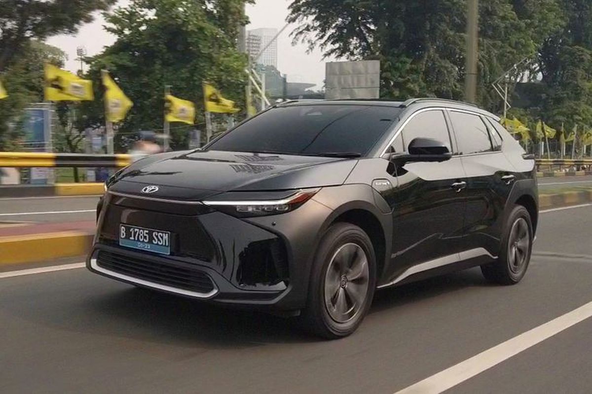 Mobil listrik, Toyota bZ4X, Toyota Astra Motor, bZ4X, mobil listrik, Toyota bZ4X Versi CBU Masih Dijual di Indonesia