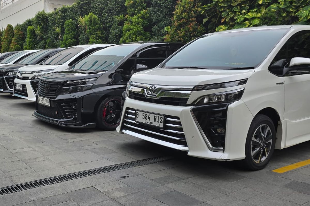 mobil bekas, toyota voxy, Voxy, harga mobil bekas, Daftar harga mobil bekas, Cek Harga Toyota Voxy Bekas, mulai Rp 300 Jutaan