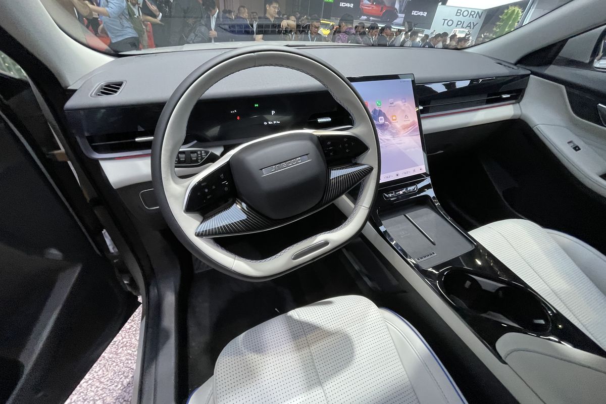 Jaecoo, J5 EV, Jaecoo Indonesia, Mengulas Interior Jaecoo J5 EV yang Dipamerkan di Auto Shanghai 2025