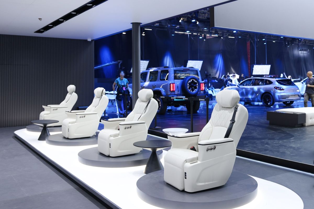 Great Wall Motor, kursi zero-gravity, Auto Shanghai 2025, Kursi Zero-Gravity, teknologi mobil premium, Kursi Zero-Gravity GWM: Kenyamanan Seperti Melayang