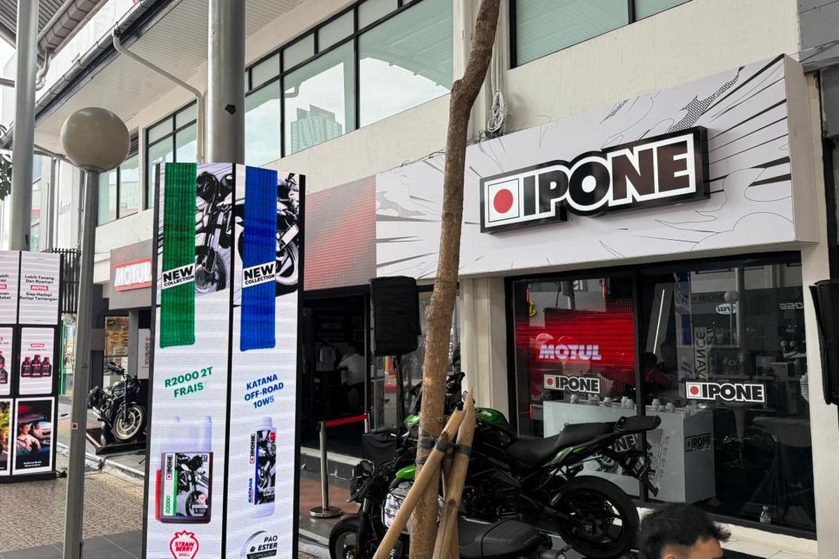 Pelumas Motor Unjuk Gigi dengan Konsep Interaktif