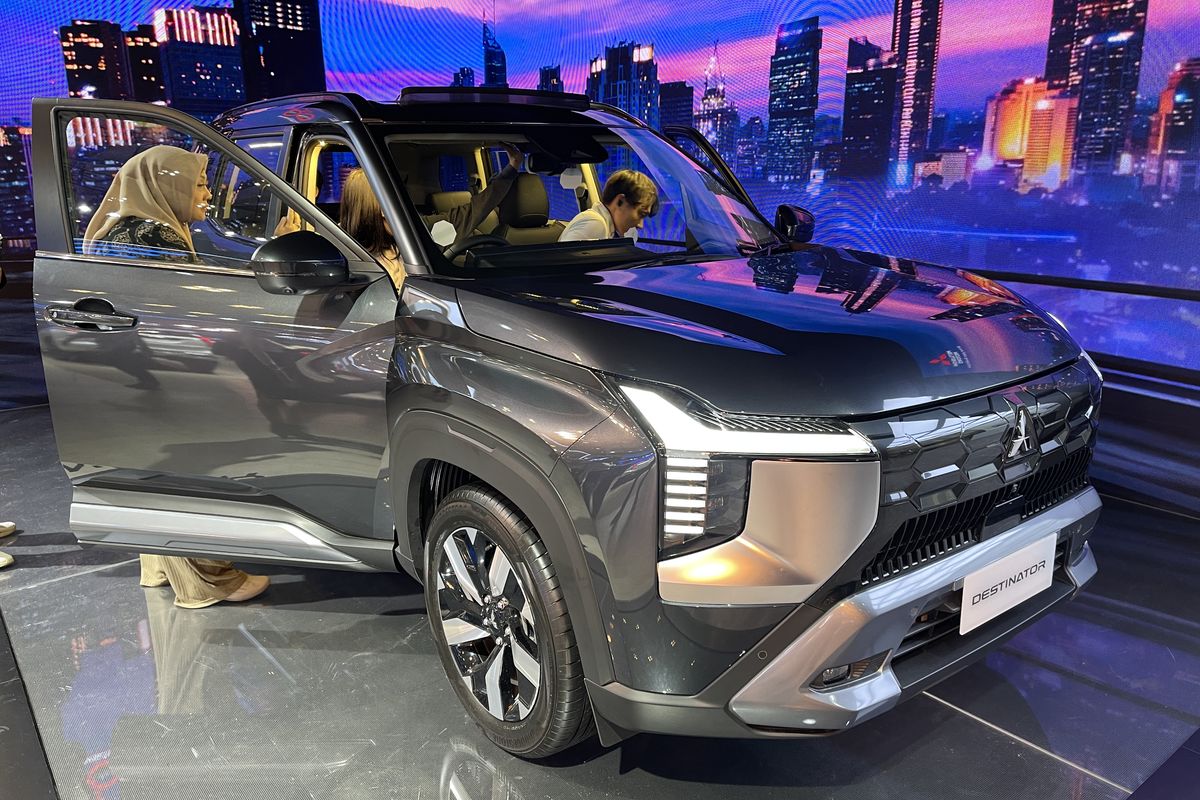 Mitsubishi Destinator, Atsushi Kurita, GIIAS 2025, SUV 7-penumpang, Mitsubishi Destinator: SUV 7-Penumpang Diklaim Laris di GIIAS 2025