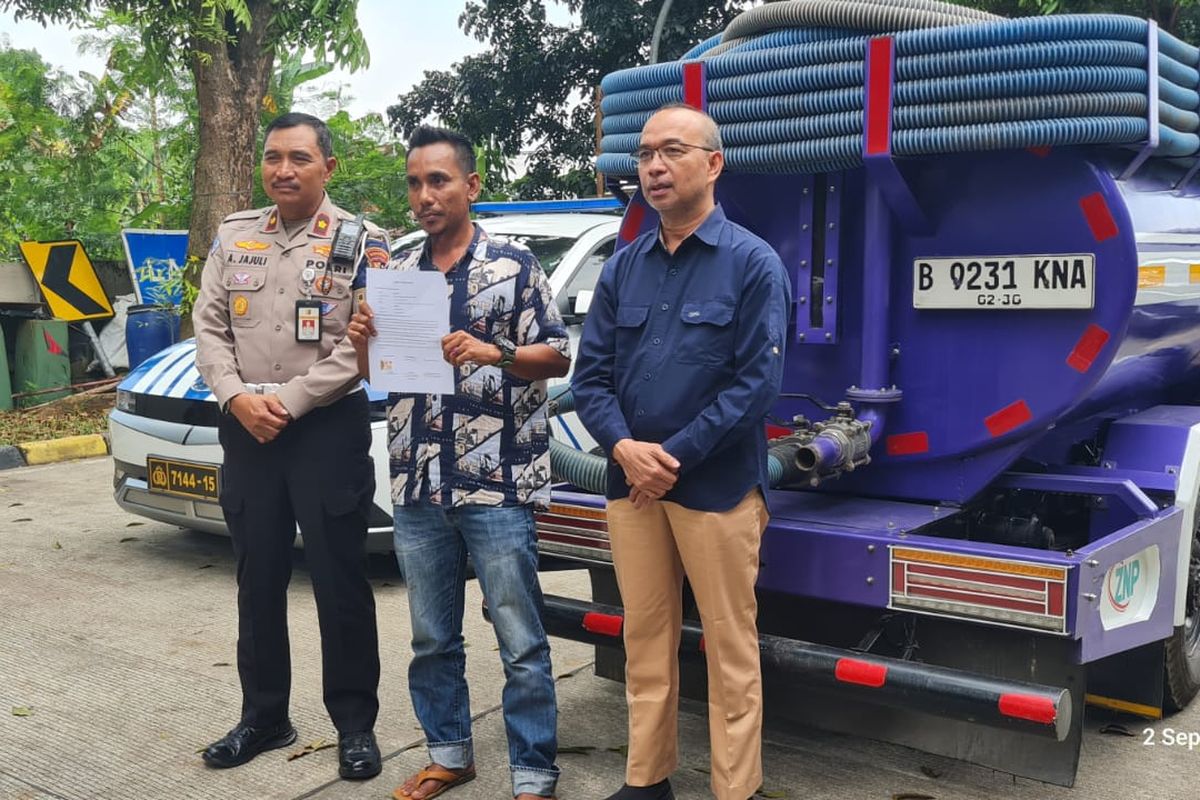 tol cijago, truk sedot WC, Truk sedot WC buang tinja ke kali ciliwung, truk sedot WC buang tinja di tol cijago, Pelaku Pembuangan Limbah Tinja Truk Sedot WC di Tol Cijago Ditangkap
