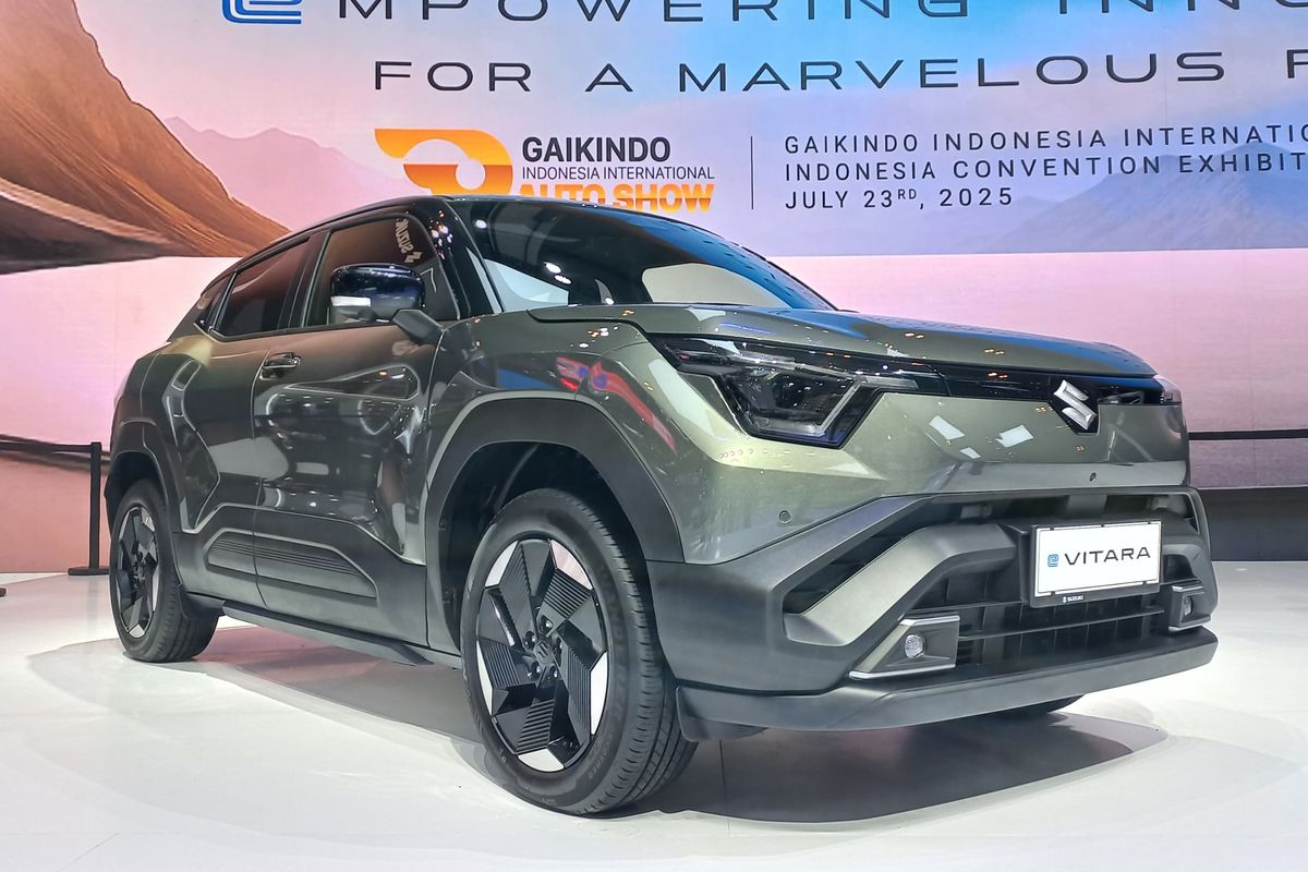 Mobil listrik, Harold Donnel, GIIAS 2025, mobil listrik, Suzuki eVitara, GIIAS 2025: Pengunjung Penasaran Harga Suzuki eVitara