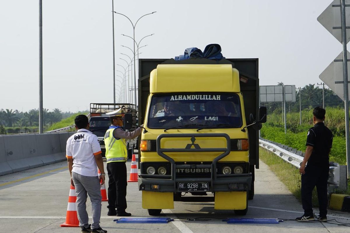 ODOL, Kakorlantas, truk, Kakorlantas Agus Suryonugroho, truk ODOL, Over Dimension and Over Loading, Korlantas Serius Tindak Truk ODOL, Larang Pungli di Lapangan