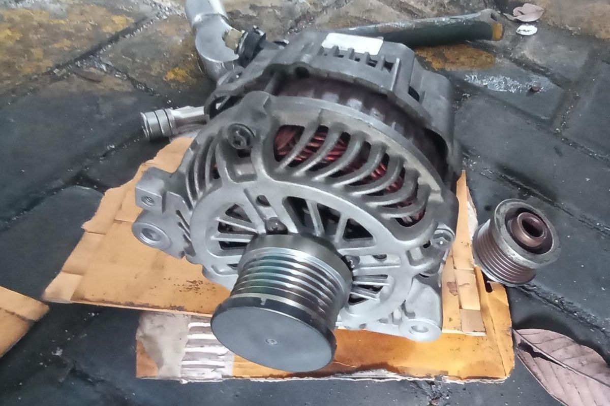Aki Mobil, kelistrikan mobil, alternator, dinamo starter, Mengenal Ciri Dinamo Starter atau Alternator Mobil Rusak