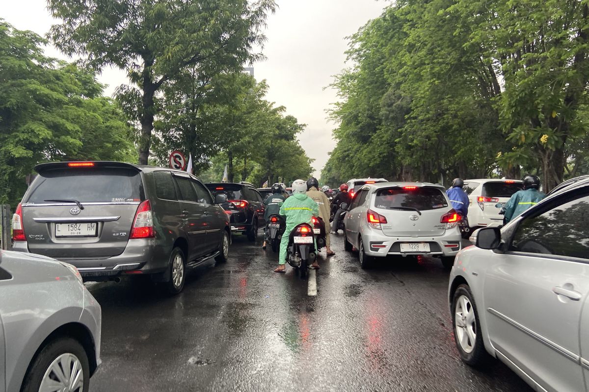 manajemen parkir, kemacetan lalu lintas, parkir liar, Tarif parkir, Parkir Liar, Tarif Parkir Naik, Picu Parkir Liar Bermunculan