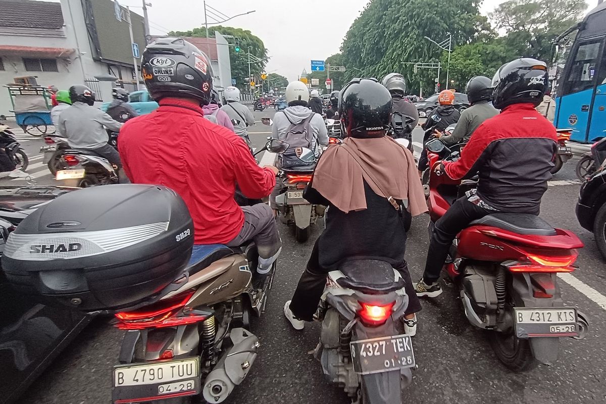 Saat Berpuasa, Fokus Berkendara Harus Tetap Maksimal