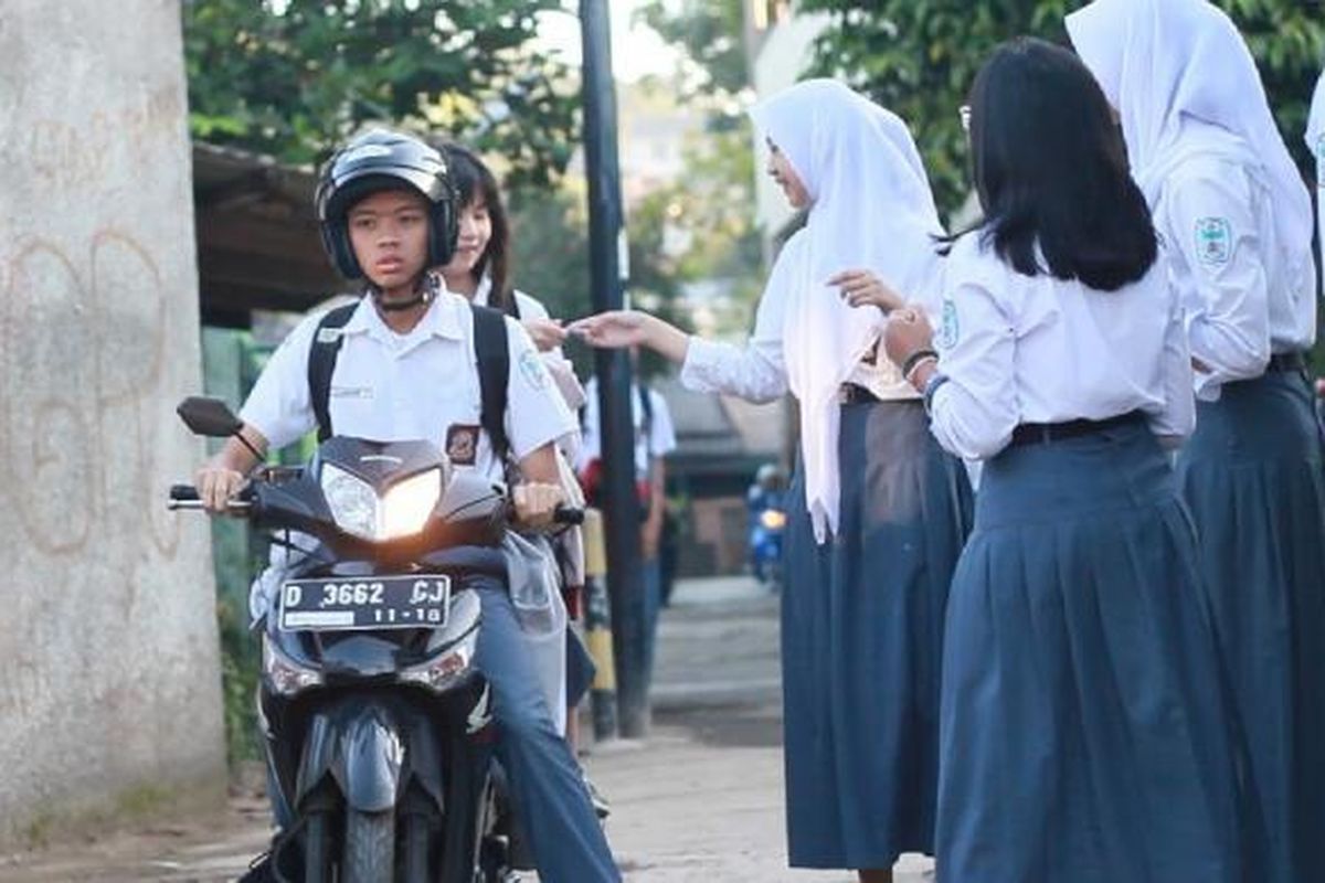 sepeda motor, Surat Izin Mengemudi, kendaraan bermotor, otomotif, aturan berkendara, Gubernur Dedi Mulyadi, Bahaya Anak di Bawah Umur Mengendarai Sepeda Motor