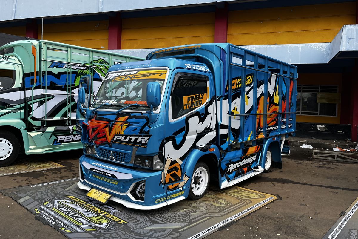 Truk Ceper Tebar Pesona di Jamnas Canter Mania 2025
