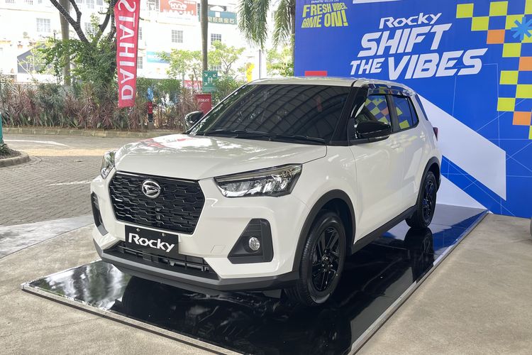 desain, interior, Daihatsu, Rocky, daftar harga, penyegaran, Daihatsu Rocky Bersolek, Cek Daftar Harga Terbarunya