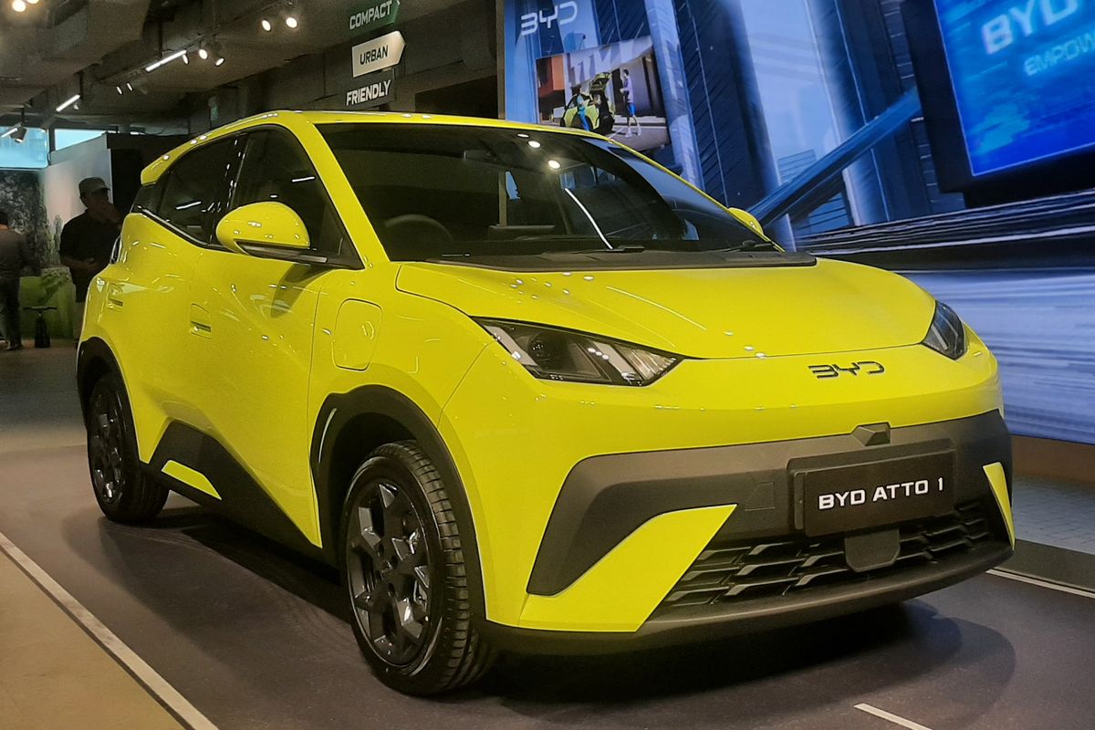BYD Atto 1, full tank, Mitsubishi Destinator, Wuling, Air ev, Binguo EV, GIIAS, Lansia, Full Tank, lansia, Populer Otomotif, artikel terpopuler, merger Fuso Hino Daimler dan Toyota, Menghemat dengan BYD Atto 1, Bensin Destinator