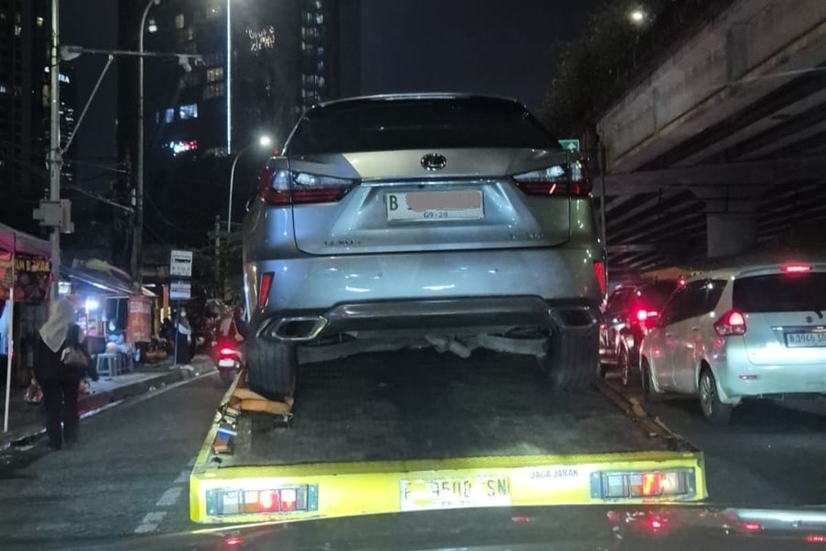 Lexus, Lexus RX 300, RX 300, BBM oplosan, lexus mogok, Lexus Mogok Usai Isi Pertamax, Benarkah karena BBM Kotor?