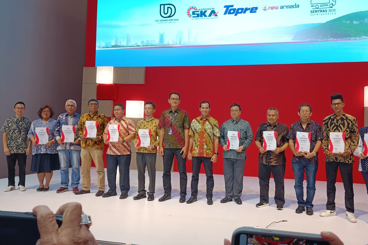 GIIAS 2025, Isuzu Astra Motor Indonesia, Karoseri partner, Karoseri Partner, karoseri partner, Sertifikasi Karoseri, Isuzu Apresiasi 10 Karoseri Terbaik di GIIAS 2025