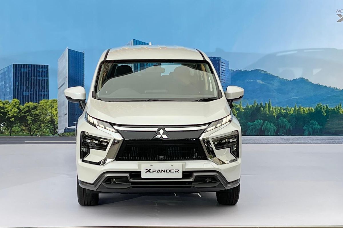 Mitsubishi, Xpander, head unit, facelift, Head Unit, Bedah Singkat Penyegaran Mitsubishi Xpander 2025 (Video)