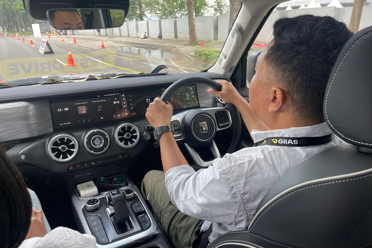 mobil matik, kebiasaan, Oli transmisi mobil matik, cara merawat mobil matik, kebiasaan yang bikin mobil matik awet, tips agar mobil matik awet, Kebiasaan Wajib Pemilik Mobil Matik agar Transmisi Tetap Awet