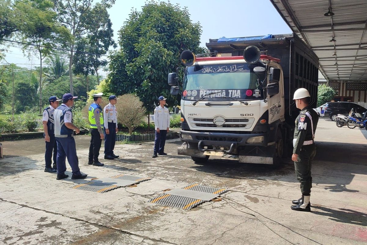 ODOL, angkutan barang, Truk ODOL, over dimension over load, Ditjen Hubdat, Kemenhub Dorong Integrasi Data untuk Mengawasi Truk ODOL