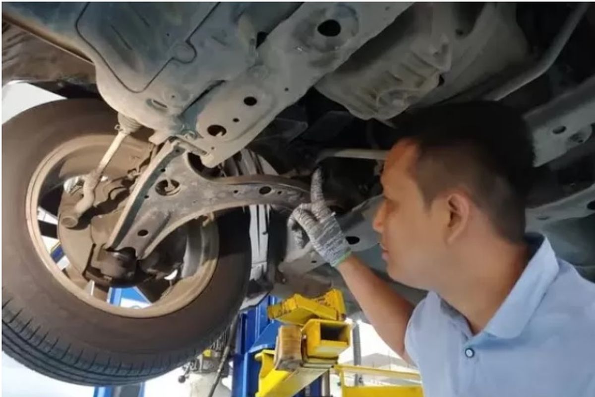 suspensi mobil, tips berkendara, Perawatan Mobil, kerusakan mobil baru, Perawatan Mobil Baru: Hindari Kerusakan di Tahun Pertama