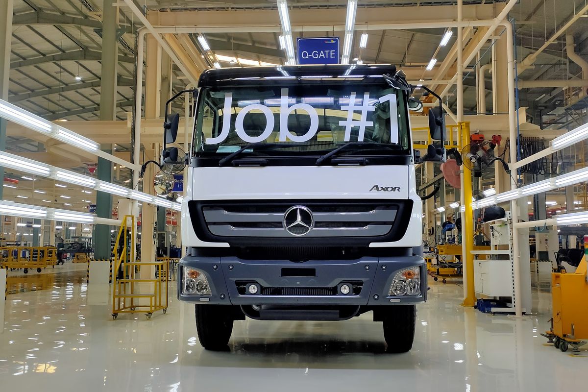 TKDN, Agus Gumiwang Kartasasmita, investasi, industri otomotif, pabrik otomotif, Ini Alasan Pentingnya TKDN pada Industri Kendaraan Niaga