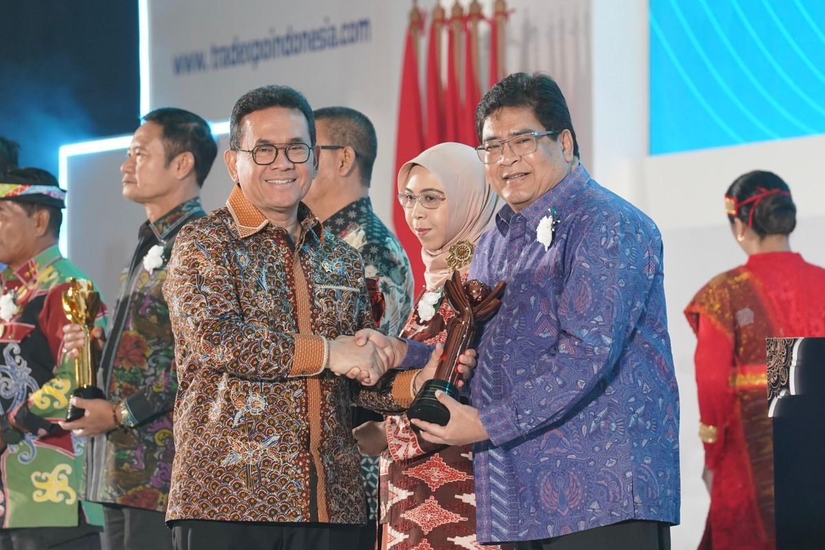 Industri Otomotif Indonesia, ekspor kendaraan Toyota, Primaniyarta Lifetime Achievement Award, kandungan lokal kendaraan, Perjalanan Panjang Ekspor Kendaraan Toyota di Indonesia