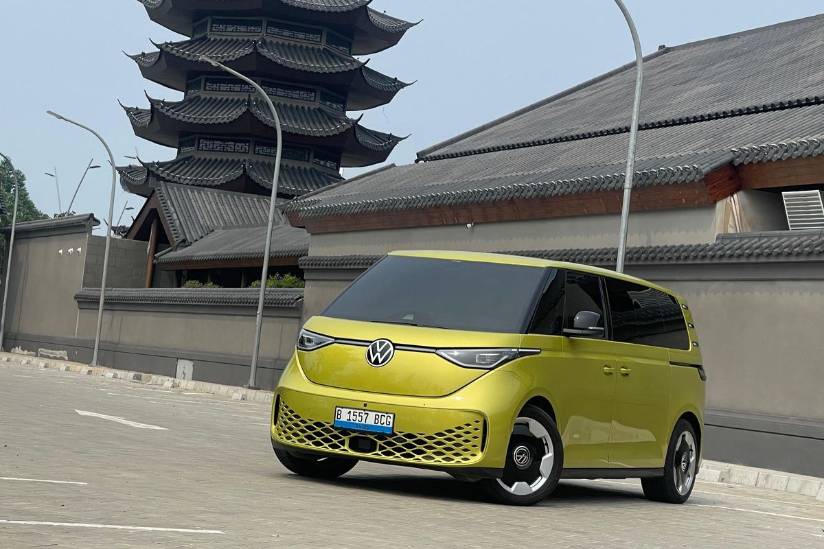 VW ID. Buzz, regenerative braking, mobil listrik, pengalaman berkendara, Mengemudikan VW ID. Buzz: Pengalaman Unik Mobil Listrik Minibus