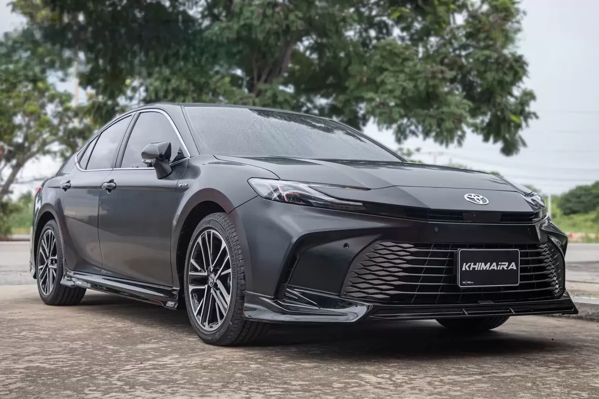 Modifikasi Toyota Camry Anyar, Tampil Agresif Pakai Bodykit