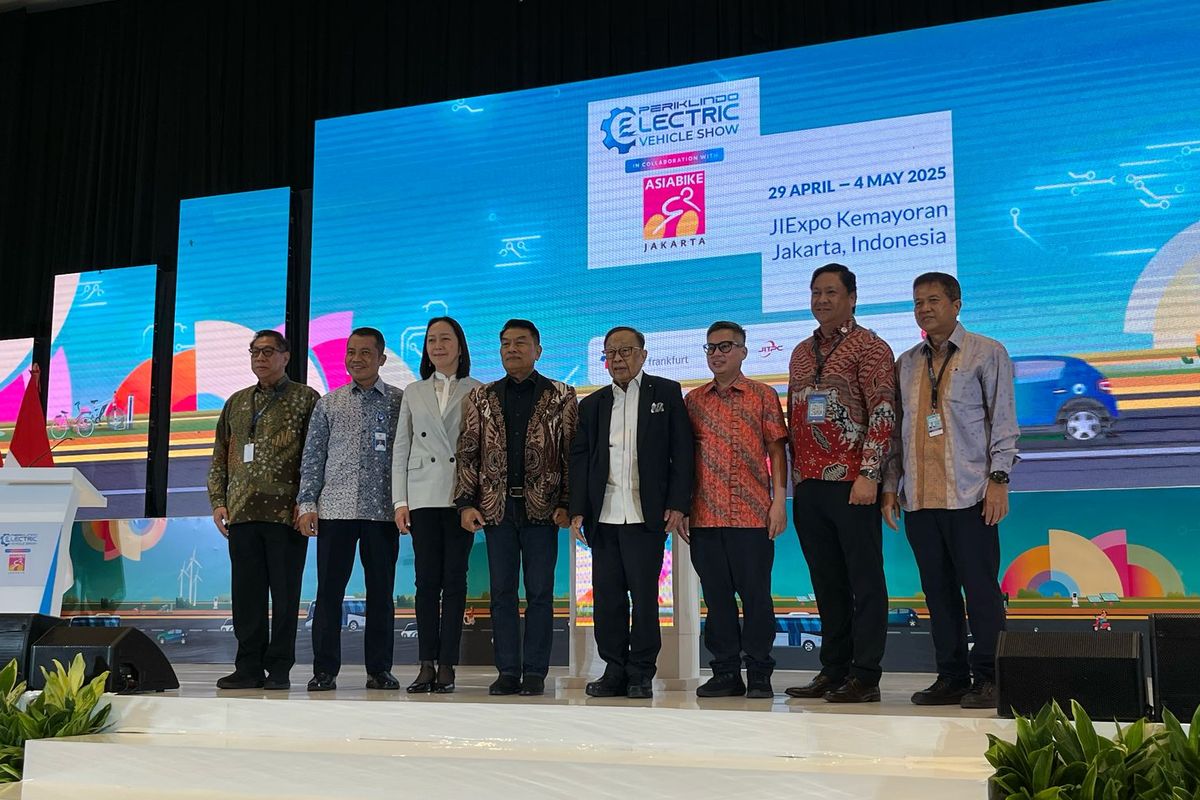 Periklindo Electric Vehicle Show, PEVS, mobil, mobil listrik, Pameran Mobil Listrik, PEVS 2025 Resmi Dibuka, 143 Merek Ikut Meramaikan