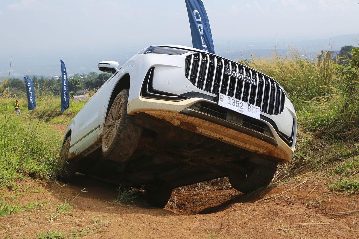 Jaecoo, All Wheel Drive, fitur, roda, Jaecoo J8, Off-Road, mesin, off-road, all wheel drive, Kupas Teknologi Jaecoo J8 AWD, SUV Mewah yang Mampu Diajak Off-Road