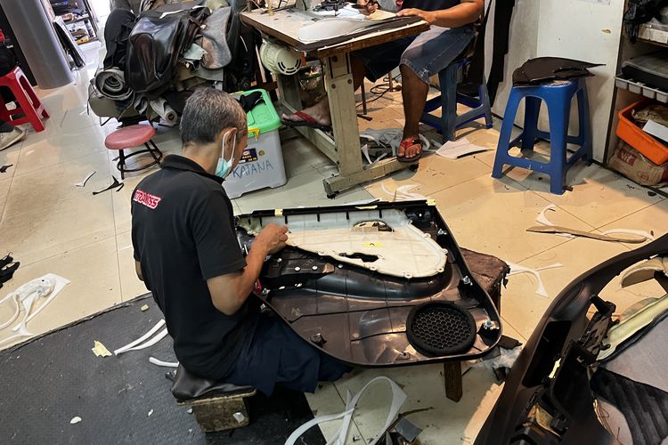 kenyamanan berkendara, kulit jok mobil, biaya penggantian jok, Paket Penggantian Kulit Jok MPV: Biaya dan Waktu Pengerjaan