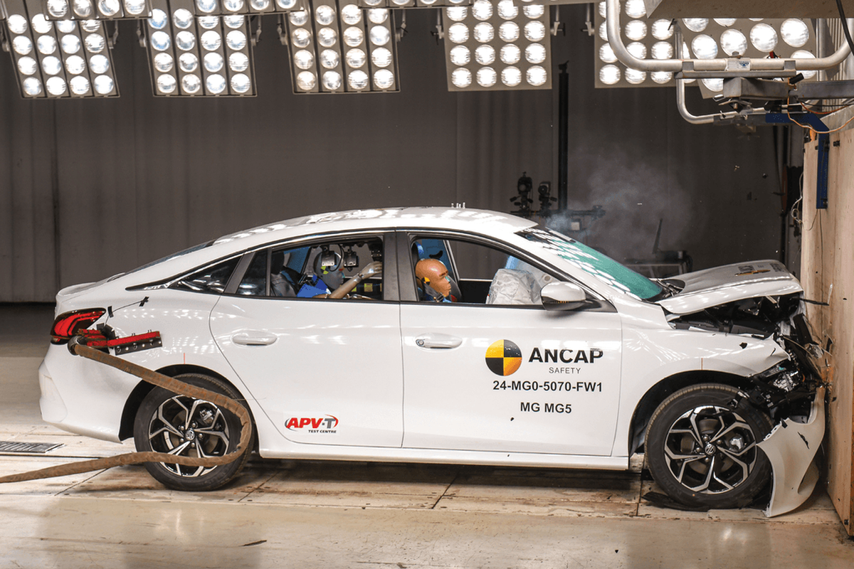 Sedan, tes tabrak, ANCAP, MG 5 GT, sedan, Australasian New Car Assessment Program (ANCAP), Ada Peningkatan, MG 5 Raih Tiga Bintang Tes Tabrak ANCAP