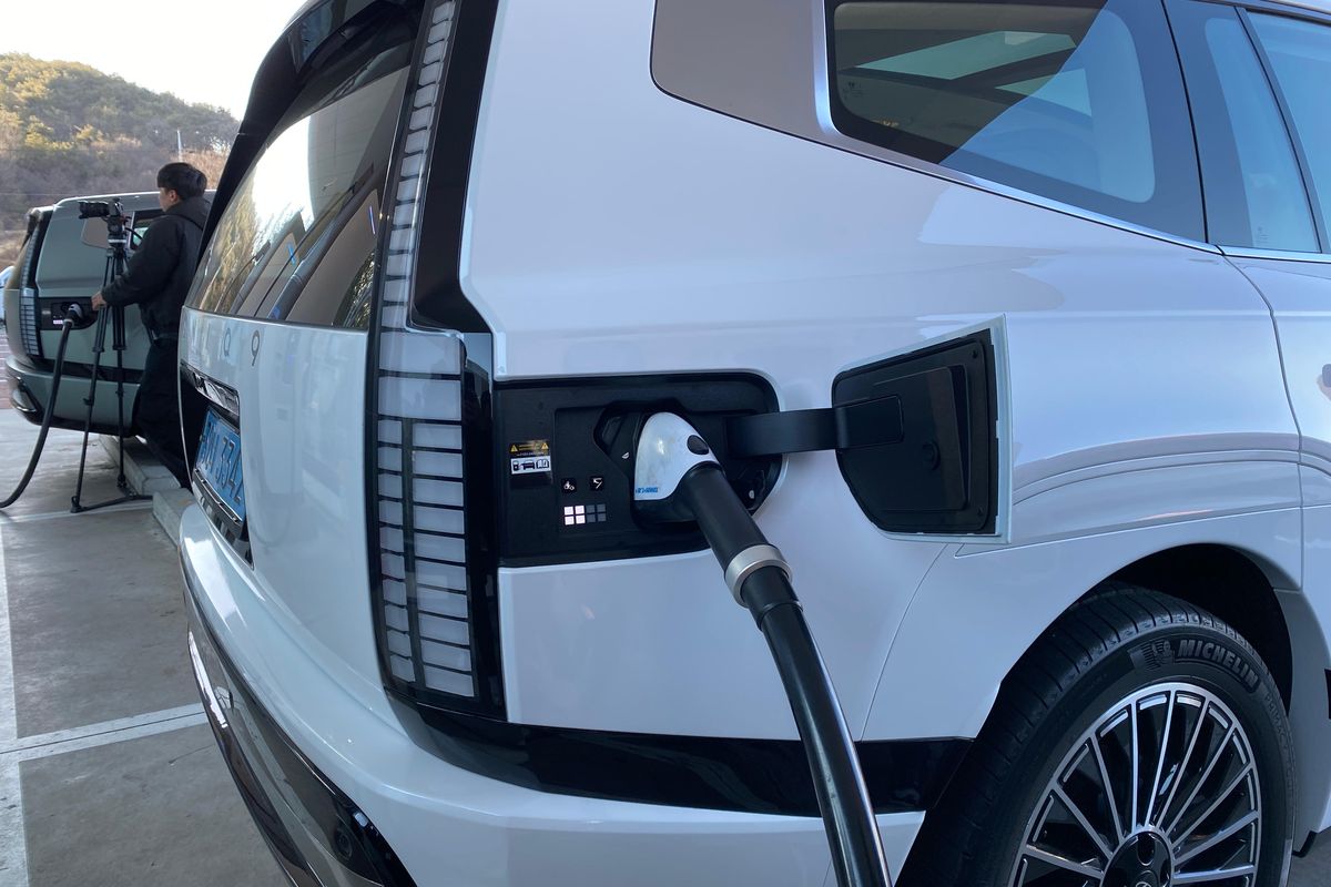 mobil listrik, kendaraan listrik, Kementerian ESDM, Charging Station, SPKLU, SPKLU Diklaim Terus Tumbuh, Sudah Tersebar di 2.789 Titik