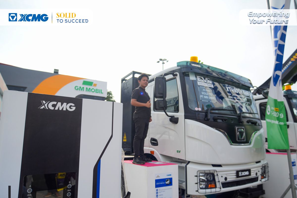 kendaraan berat, truk tambang, kendaraan elektrifikasi, mining expo 2025, Excavator Hybrid hingga Truk EV XCMG Tampil di Mining Expo 2025