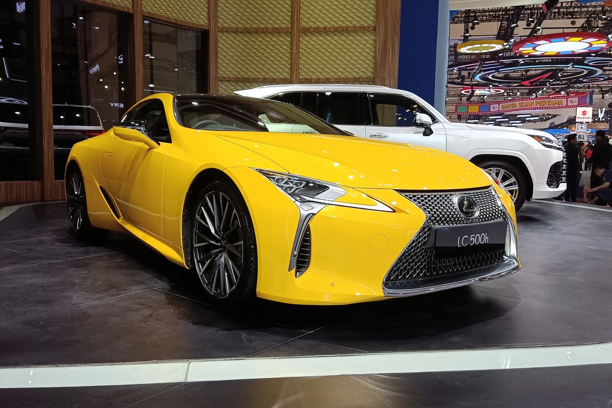 Performa mesin, sedan hybrid, Lexus LC 500h, harga Rp 3,5 miliar, Perbandingan Lexus LC 500 dan LC 500h: Mesin dan Performa