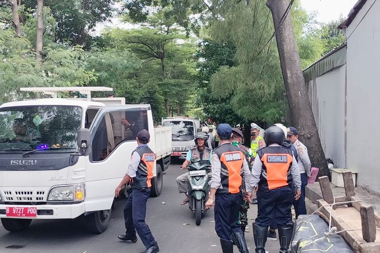 DKI Jakarta, parkir liar, Tanah Abang, kendaraan bermotor, Kendaraan Bermotor, Gubernur Pramono Anung, Pramono Minta Parkir Liar Digencarkan, Aturannya Sudah Ada