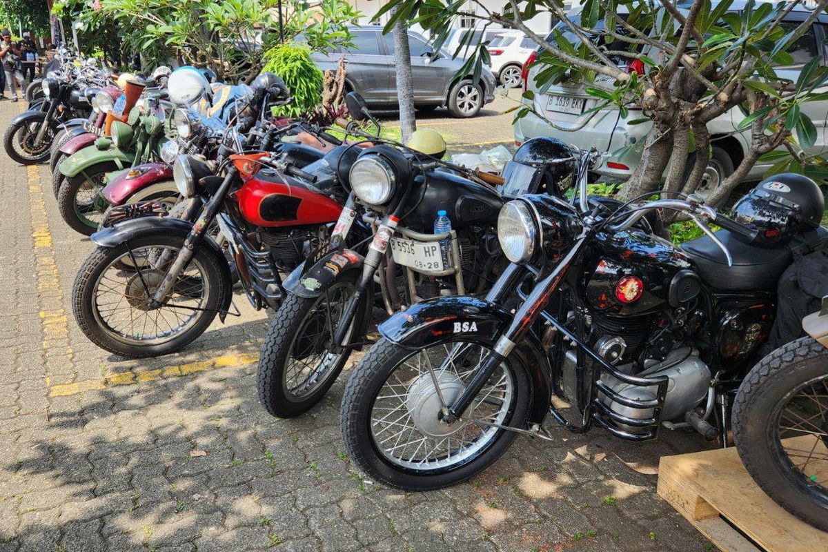 motor klasik, perawatan, suku cadang, motor tua, Perawatan, Suka Duka Rawat Motor Klasik, Kanibal Suku Cadang hingga Mesin Bubut