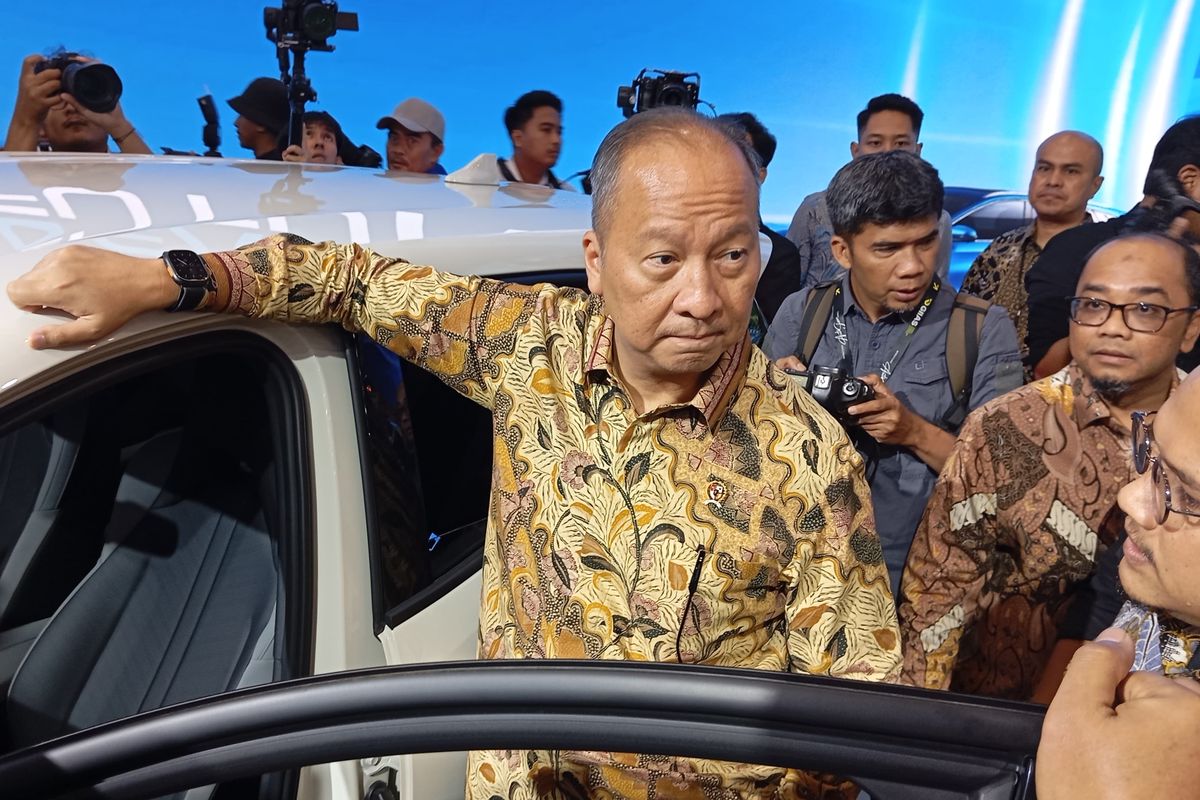 Agus Gumiwang Kartasasmita, otomotif, industri otomotif, GIIAS 2025, kendaraan bermotor, Menteri Perindustrian Agus Gumiwang, Menperin Perintahkan Jangan ada PHK di Sektor Otomotif